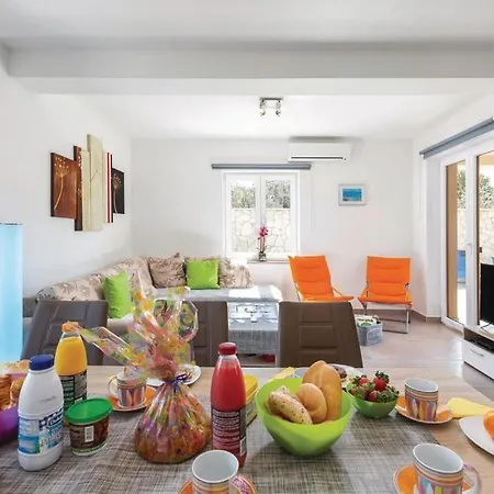Holiday home Alosta